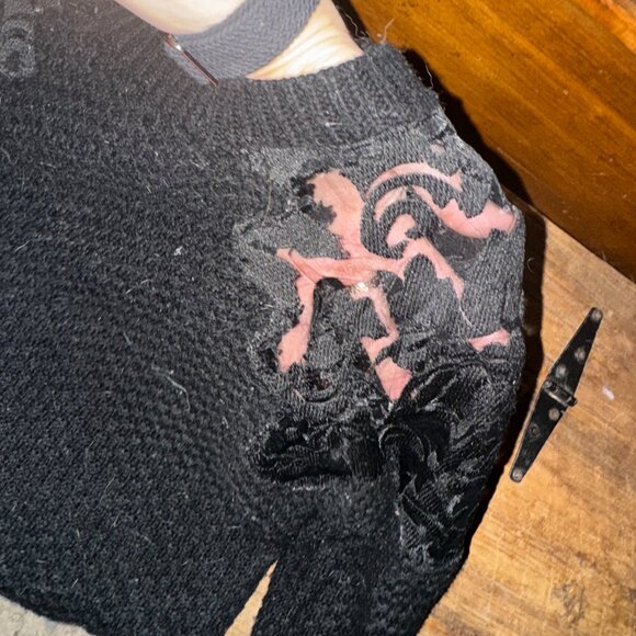 Black Sweater with Lace shoulders - Picture 3 of 3